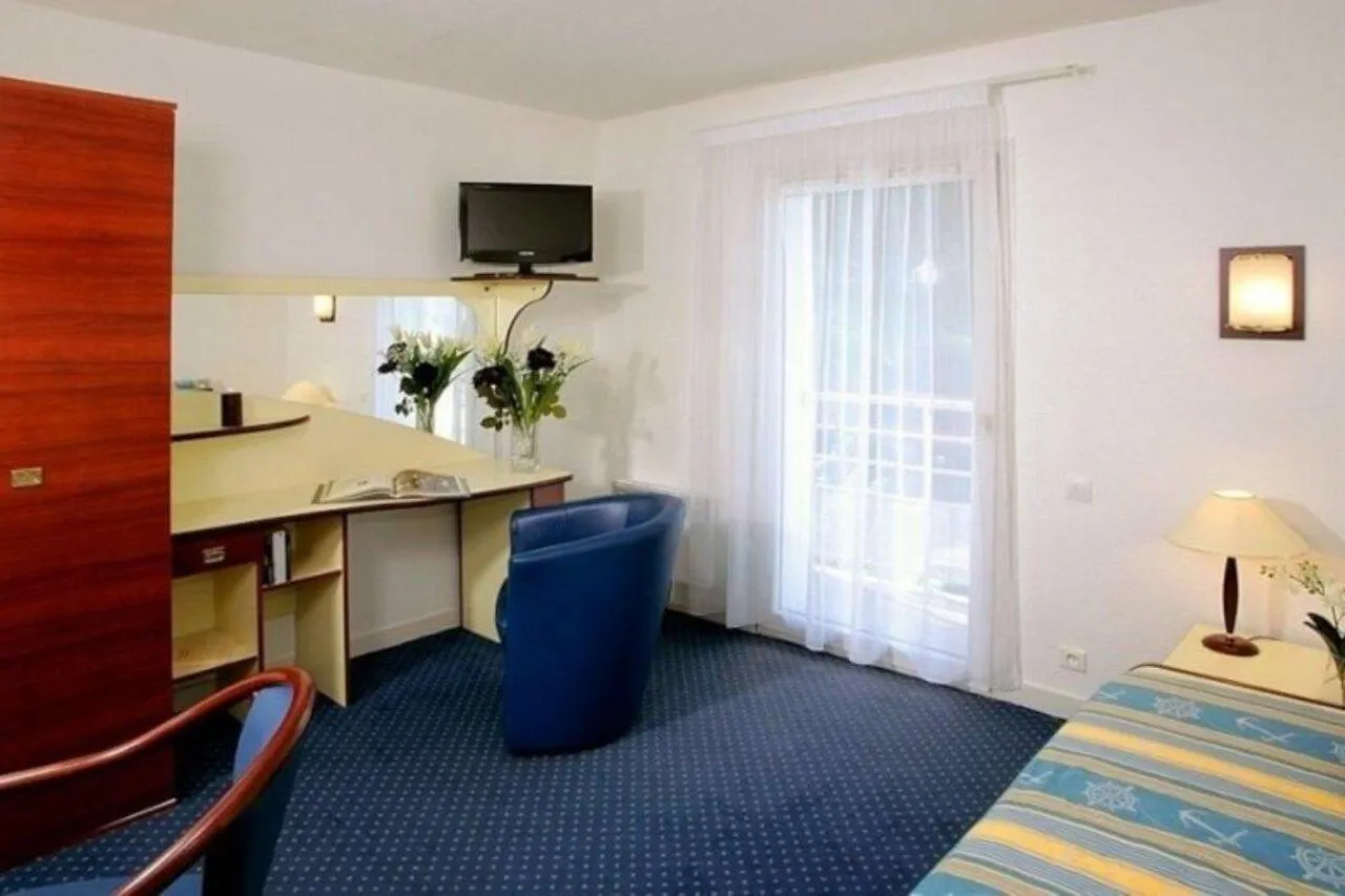 Terres De France Brest Aparthotel
