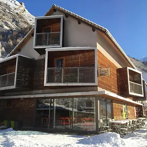 https://auberge-des-ecrins.fr-provencehotel.com